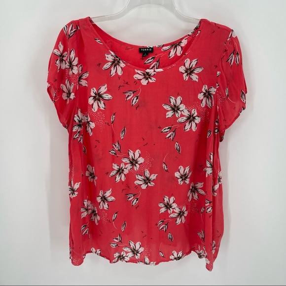 Torrid Size 2 2X Pink Floral Shirt Plus Short Sleeves Ruffled Split Back Rayon - Picture 10 of 10